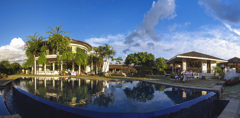 Shangri-La Village Resort, Покхара Екстер'єр фото