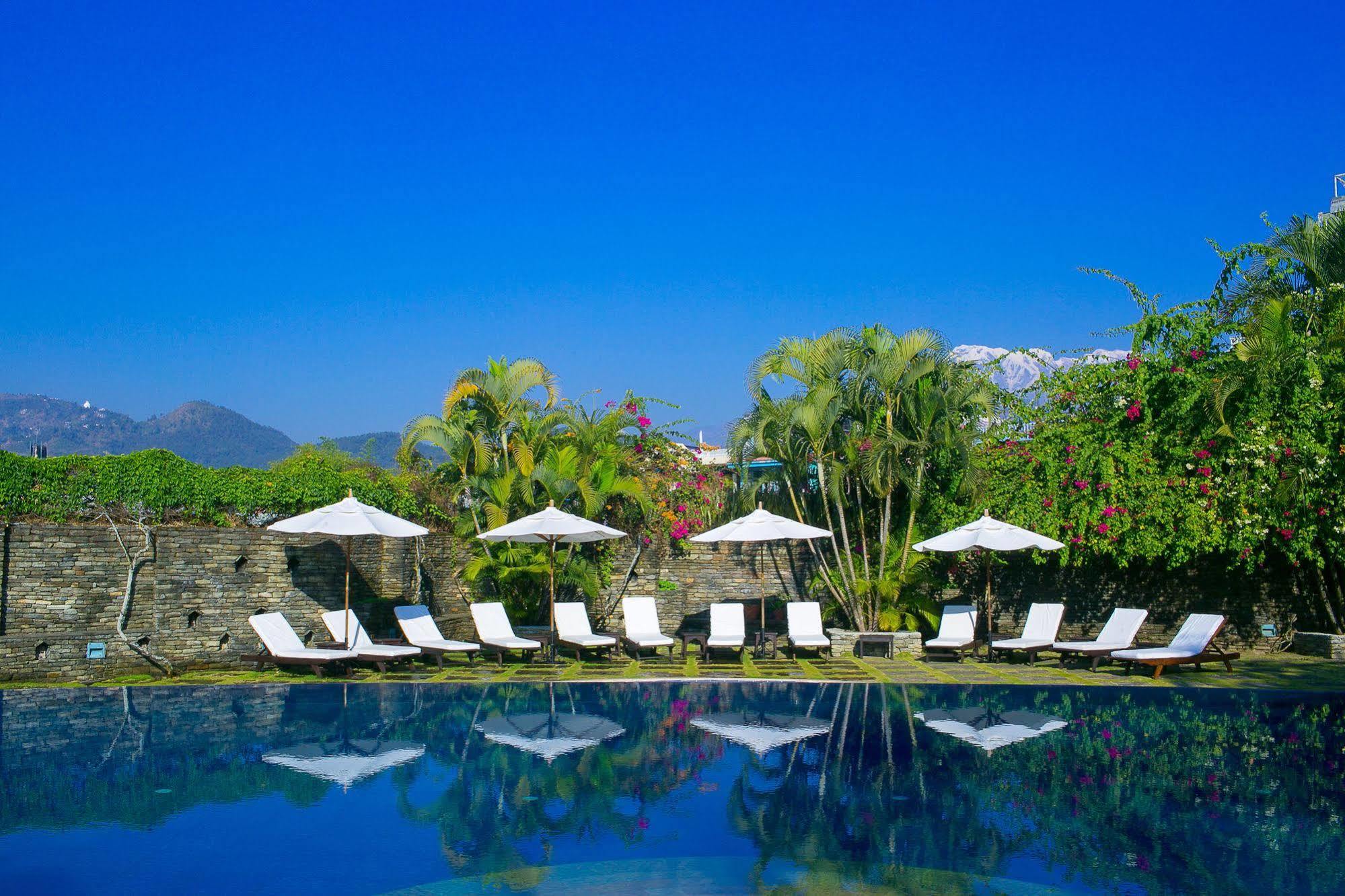 Shangri-La Village Resort, Покхара Екстер'єр фото